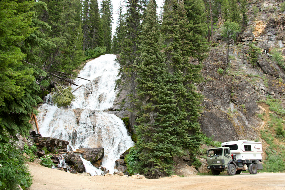 1017A Camper at Lunch Stop